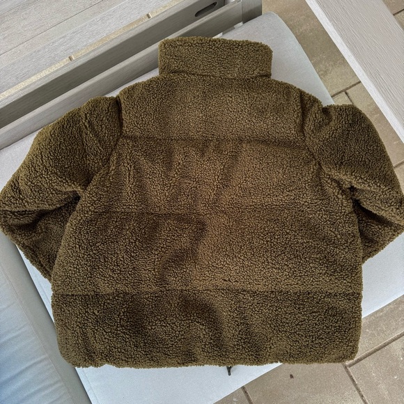 New Varley Sherpa Puffer Jacket Dark Olive Green Large - Picture 5 of 10